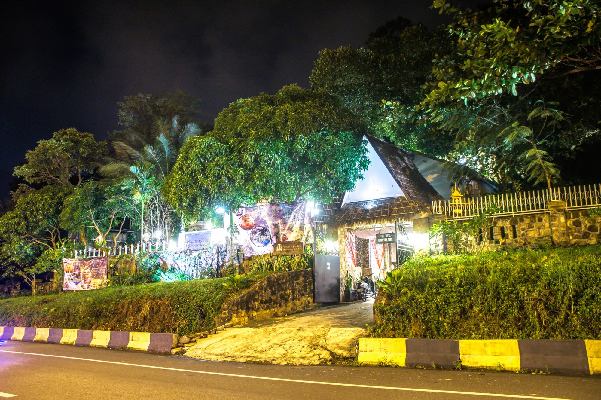 Tropical Hill Kep Cambodia Hotel Exterior photo